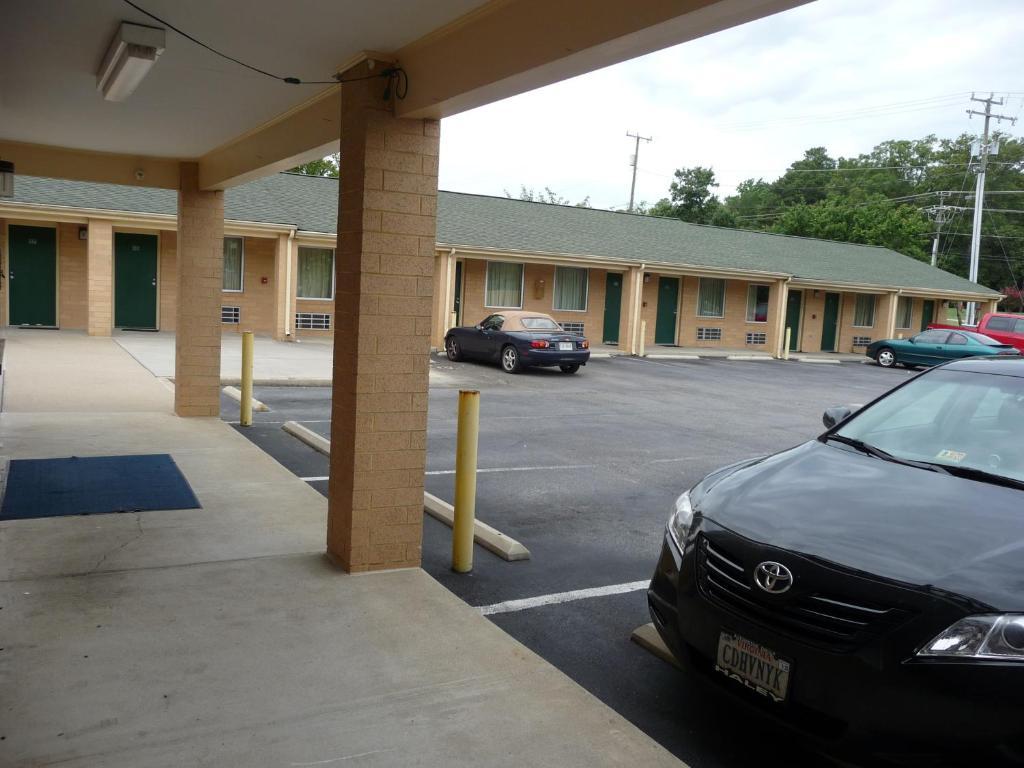 Royal Inn Motel Richmond Brandermill Εξωτερικό φωτογραφία